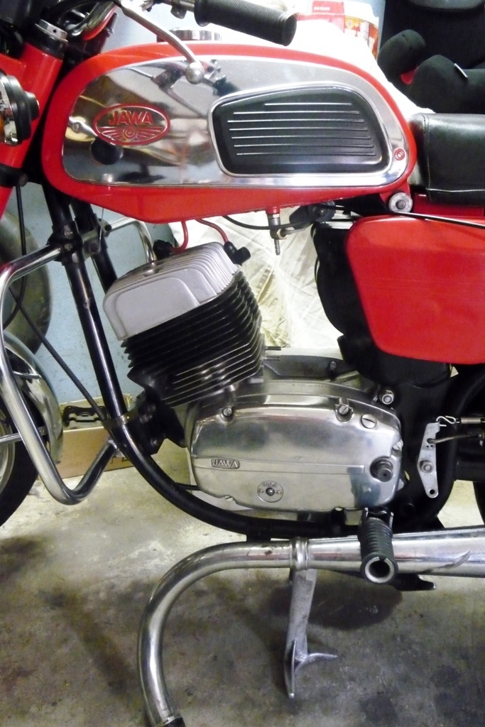 Jawa 350/634 - motor v rámu 
